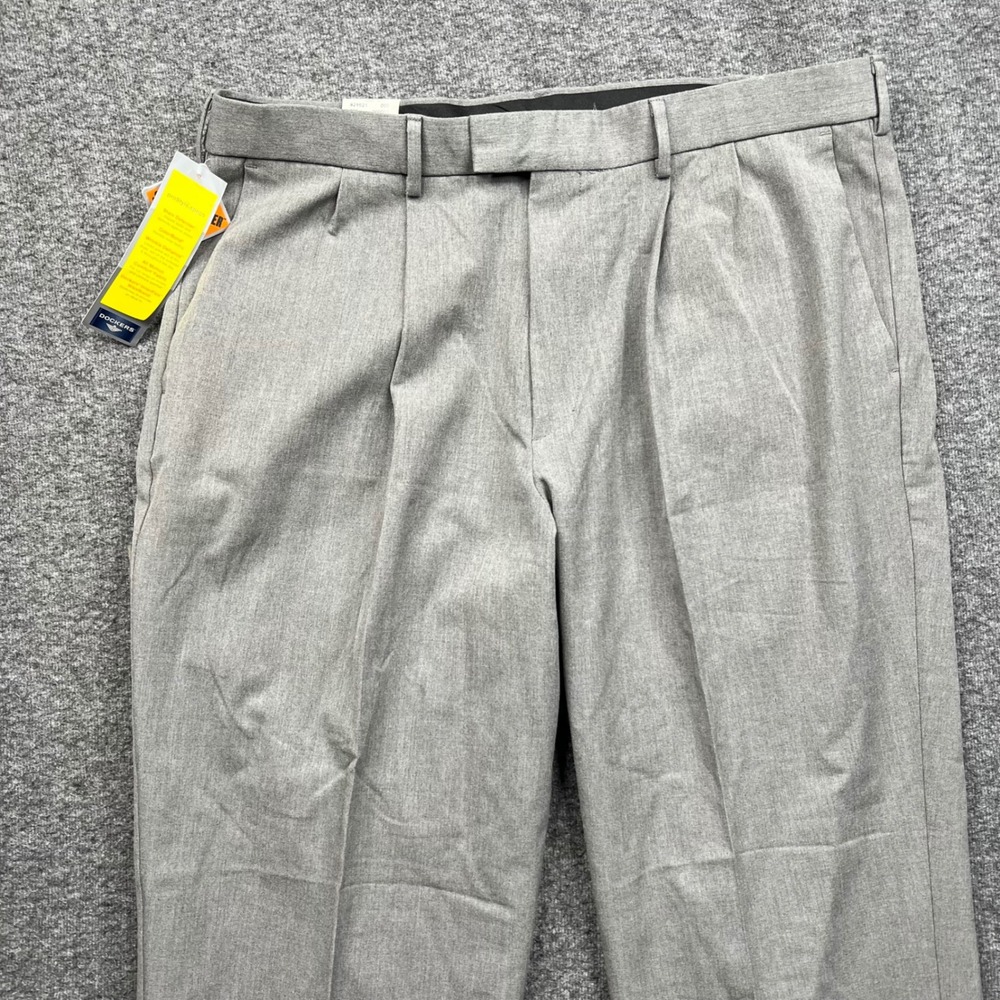 Dockers Dress Pants Mens 36x29 Gray proStyle Relaxed Fit Pleated Cuffed 40509465 - Picture 4 of 16